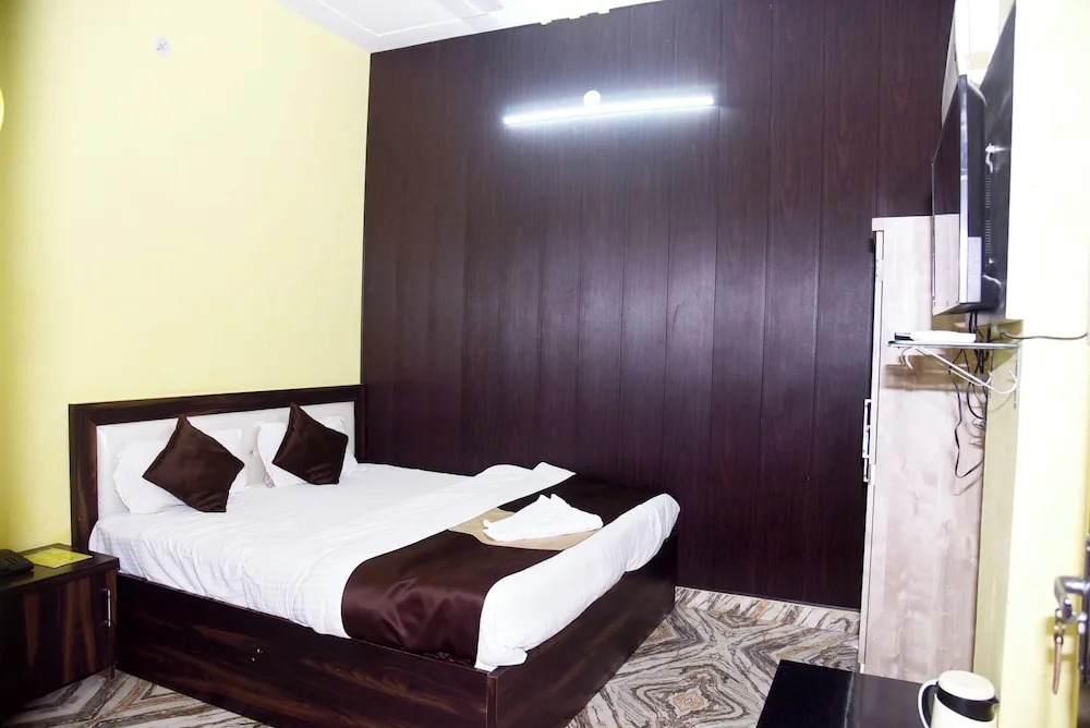Найни: Hotel Shree Mahalaxmi