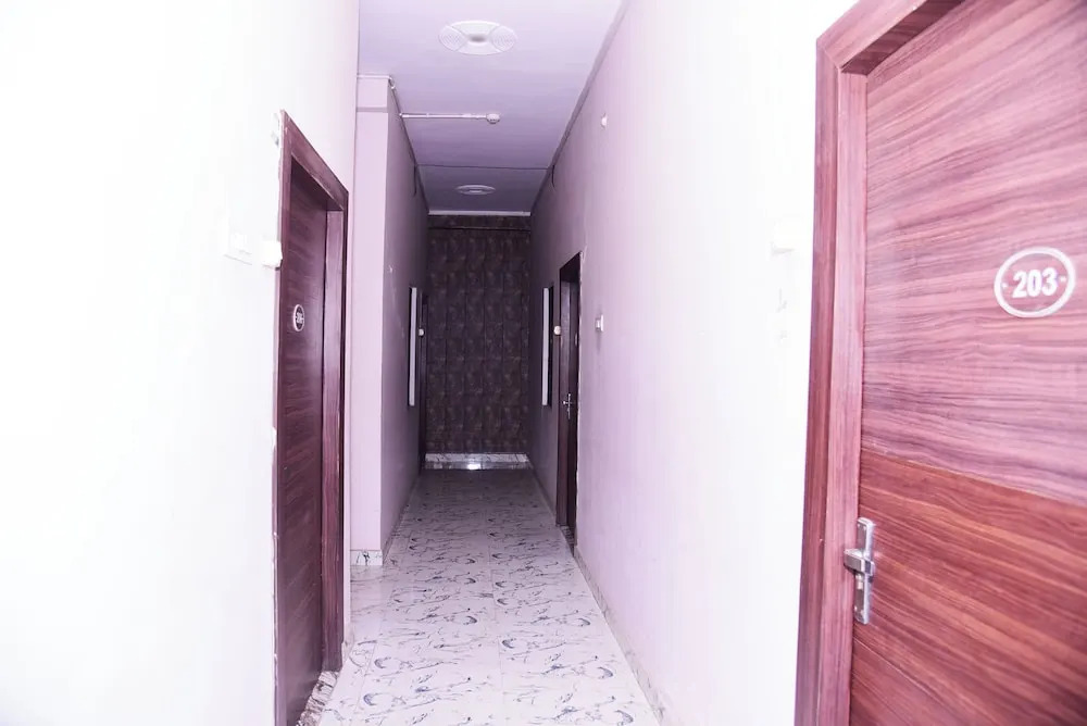 Найни: Hotel Shree Mahalaxmi