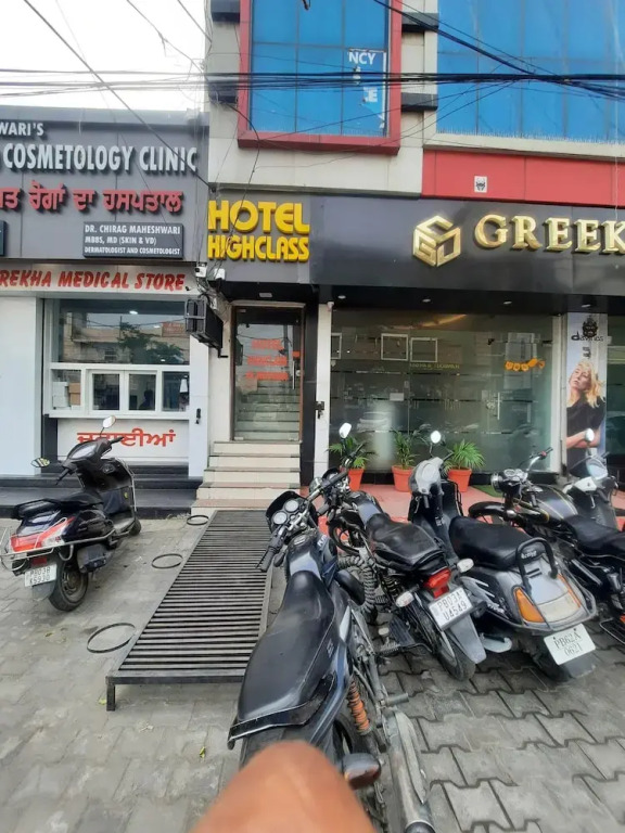 Батхинда: The Highclass Hotel