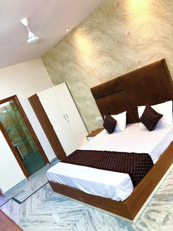 Батхинда: The Highclass Hotel