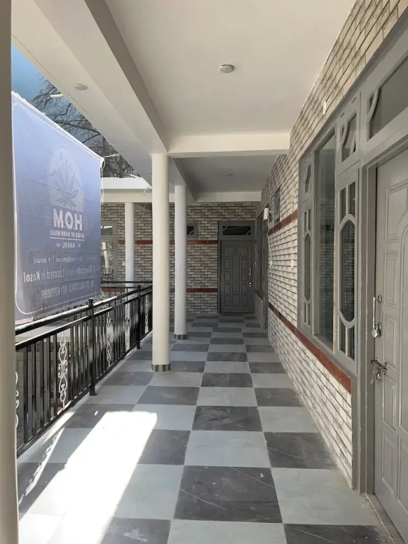 Касоль: HOM House of MannMauji Riverside