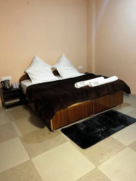 Касоль: HOM House of MannMauji Riverside