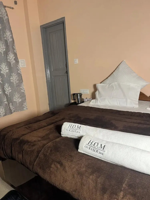 Касоль: HOM House of MannMauji Riverside