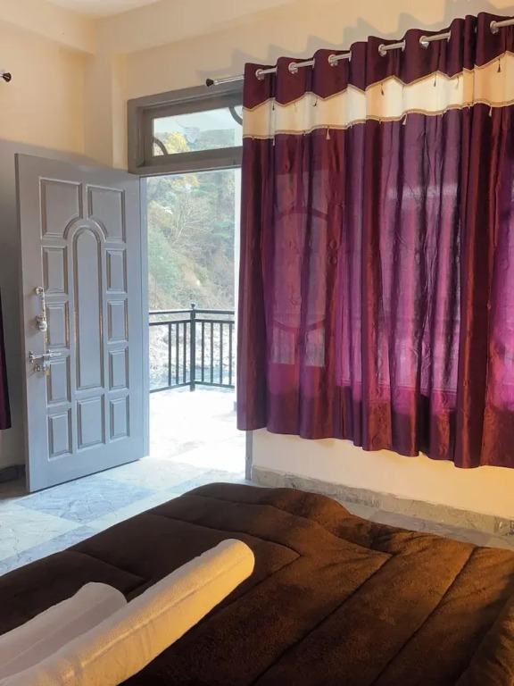 Касоль: HOM House of MannMauji Riverside