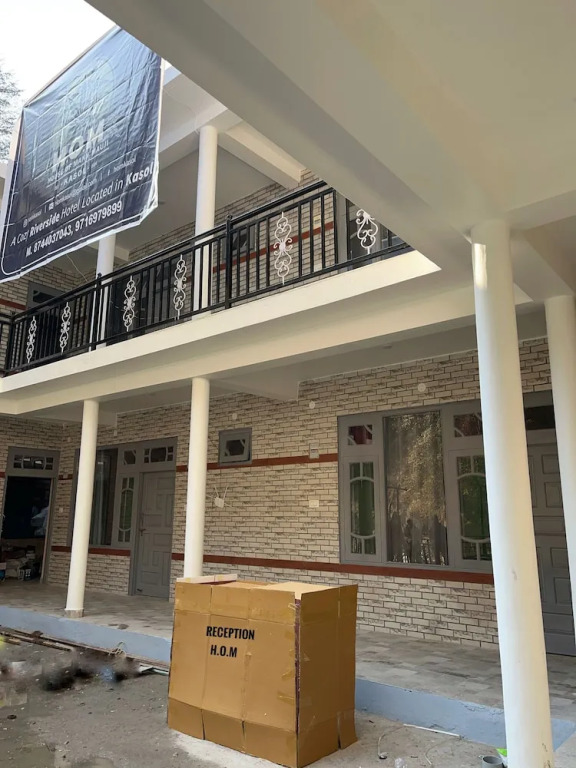 Касоль: HOM House of MannMauji Riverside