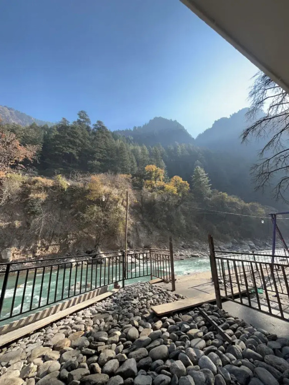 Касоль: HOM House of MannMauji Riverside