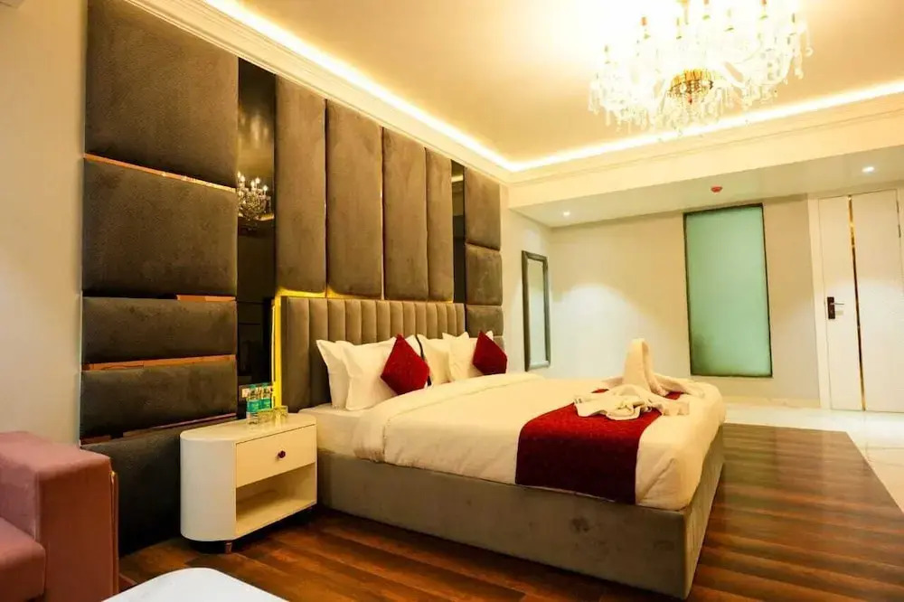 Garhmukteshwar: Hotel Adsan Heights