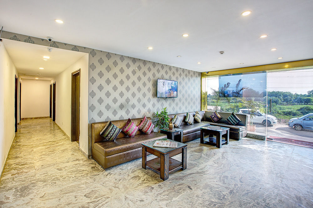 Чандигарх: Treebo Chandigarh Grand
