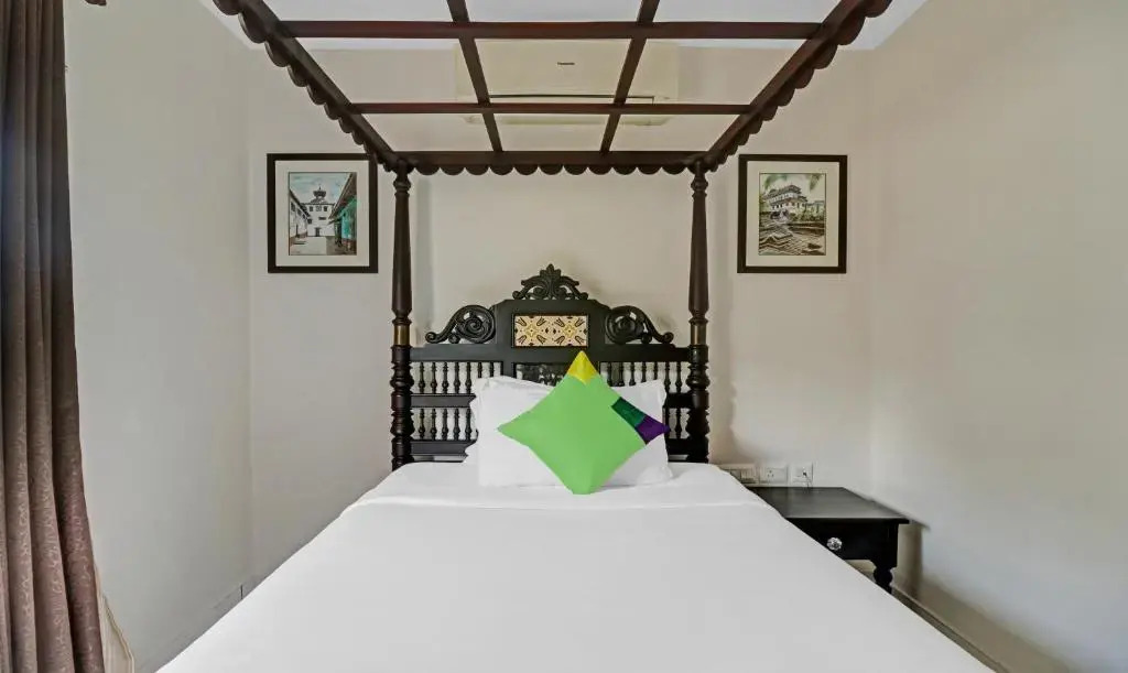 Коччи: Sea View Inn