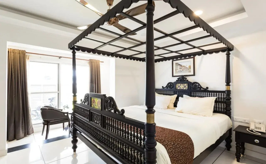 Коччи: Sea View Inn