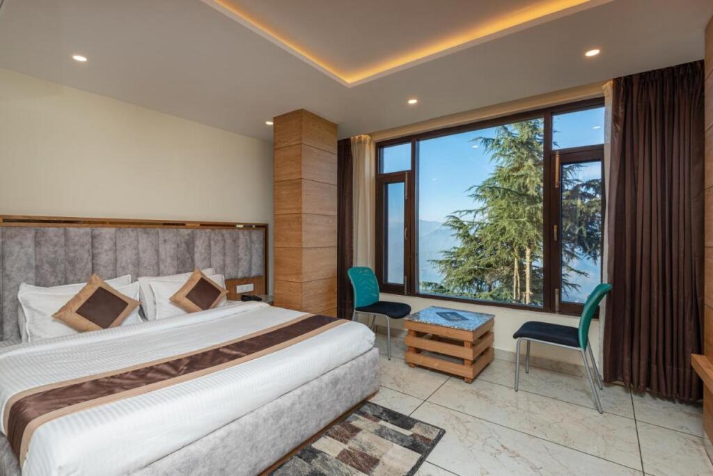 Чамба: The Seasons Dalhousie - Best Valley View & Mountain View Hotel in Dalhousie