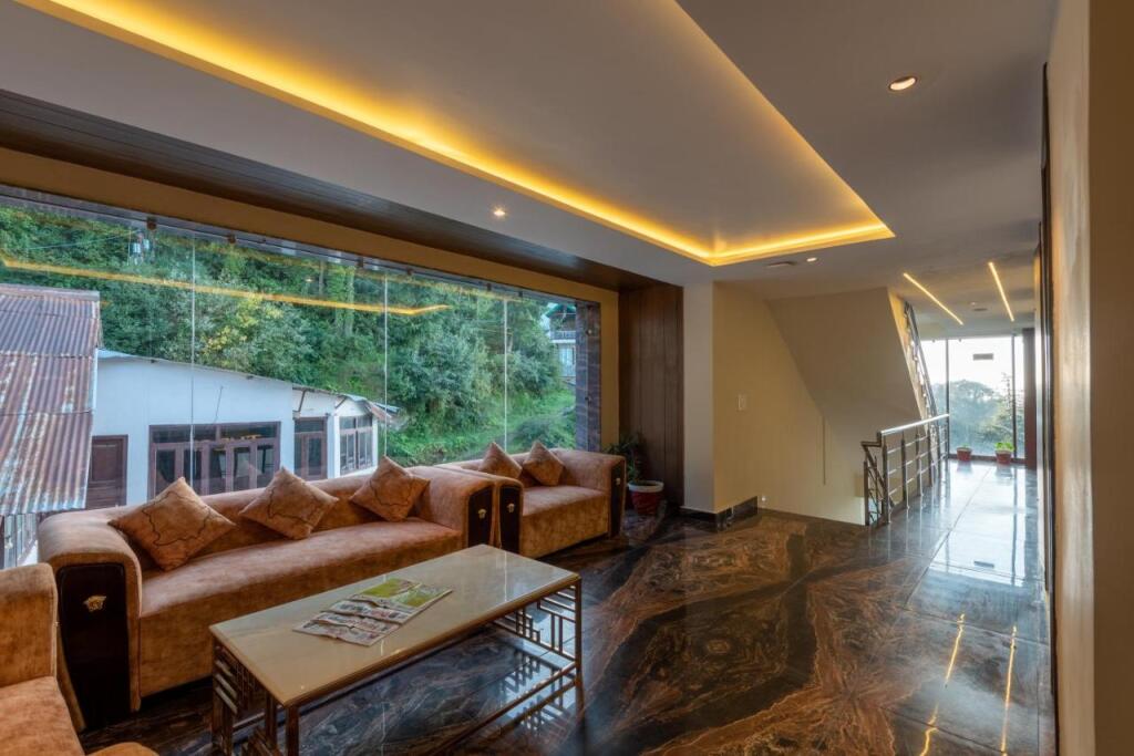 Чамба: The Seasons Dalhousie - Best Valley View & Mountain View Hotel in Dalhousie