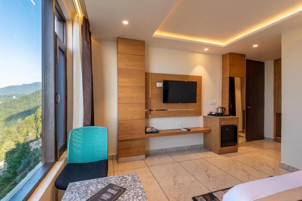 Чамба: The Seasons Dalhousie - Best Valley View & Mountain View Hotel in Dalhousie