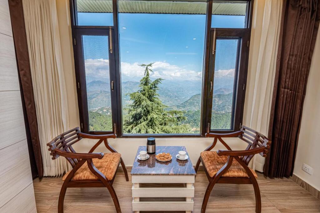 Чамба: The Seasons Dalhousie - Best Valley View & Mountain View Hotel in Dalhousie
