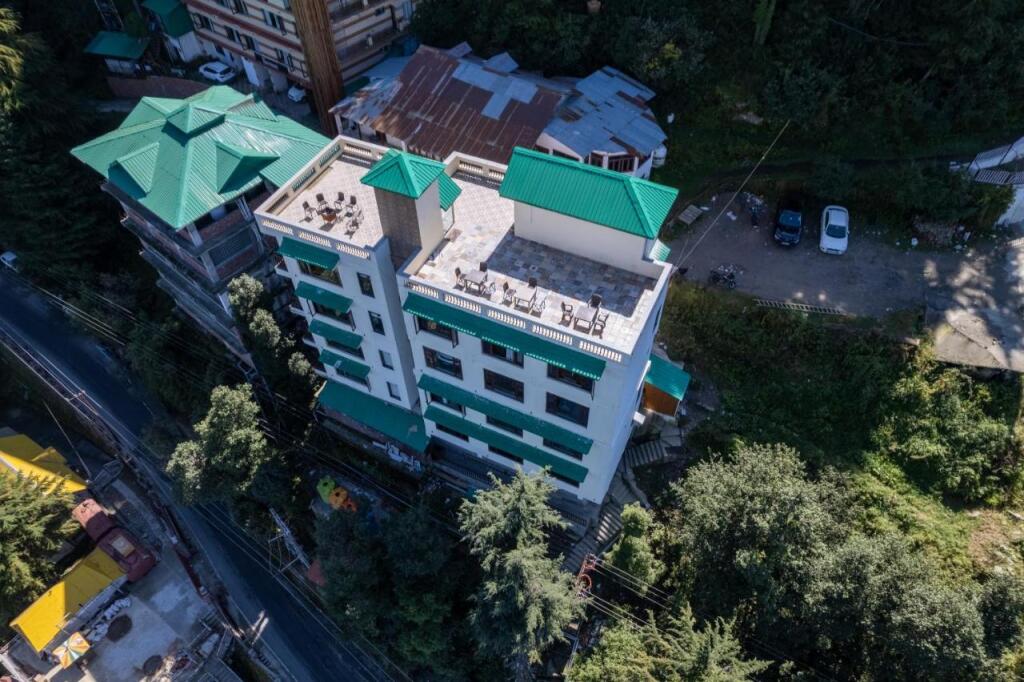 Чамба: The Seasons Dalhousie - Best Valley View & Mountain View Hotel in Dalhousie