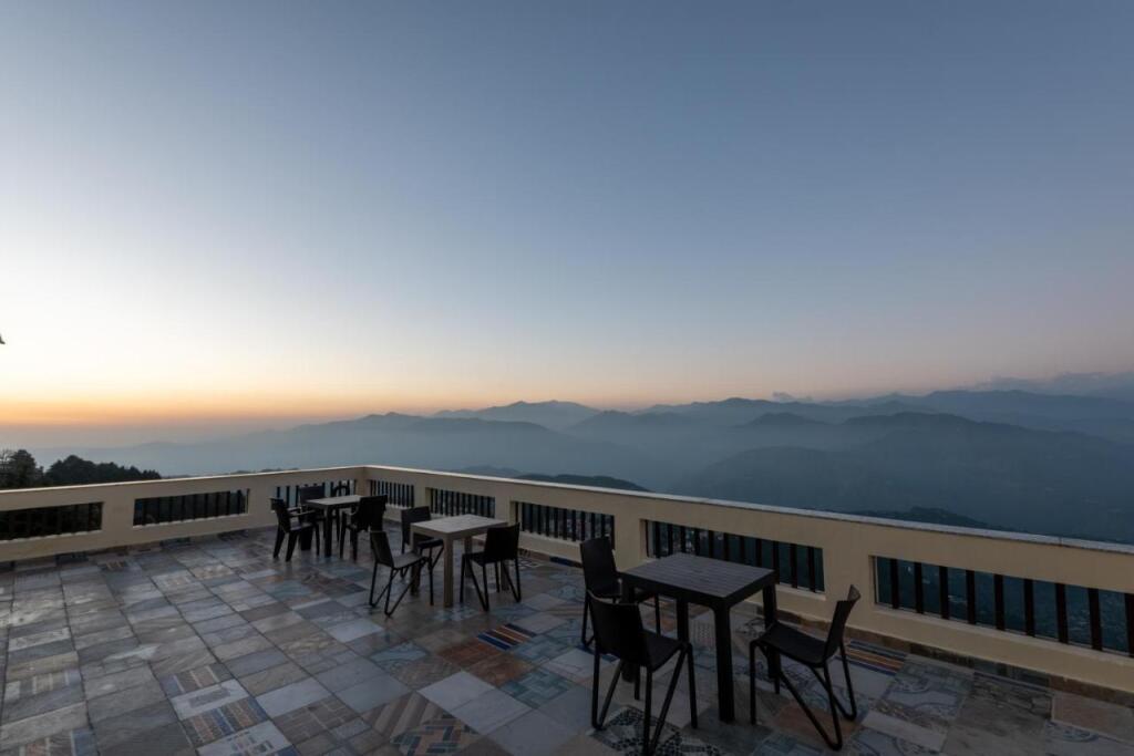 Чамба: The Seasons Dalhousie - Best Valley View & Mountain View Hotel in Dalhousie