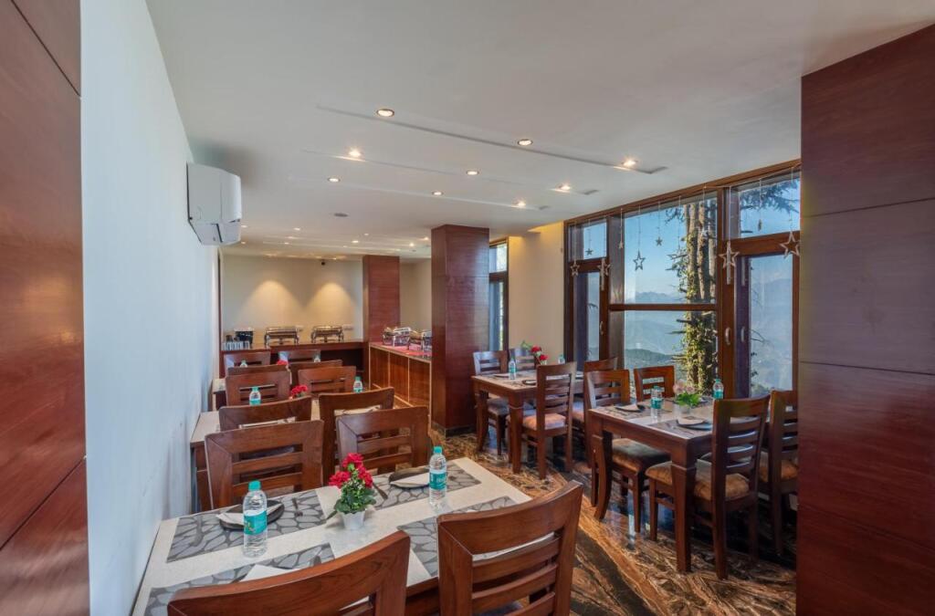 Чамба: The Seasons Dalhousie - Best Valley View & Mountain View Hotel in Dalhousie