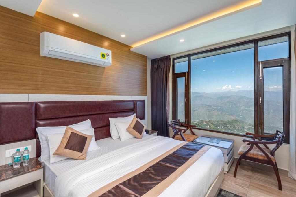 Чамба: The Seasons Dalhousie - Best Valley View & Mountain View Hotel in Dalhousie