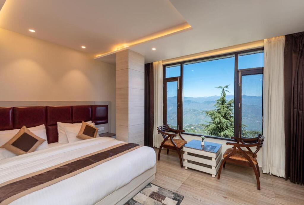 Чамба: The Seasons Dalhousie - Best Valley View & Mountain View Hotel in Dalhousie