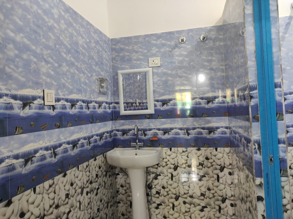 Джиоти Гаон: Homocation River Rock Tourist Lodge