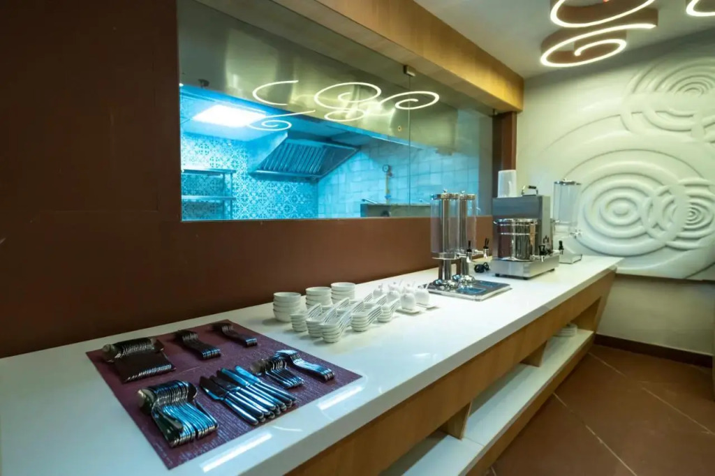 Неллор: Regenta Inn Bhavani Nellore