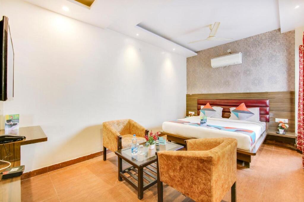 Лакхнау: FabHotel The Gayatri Palace