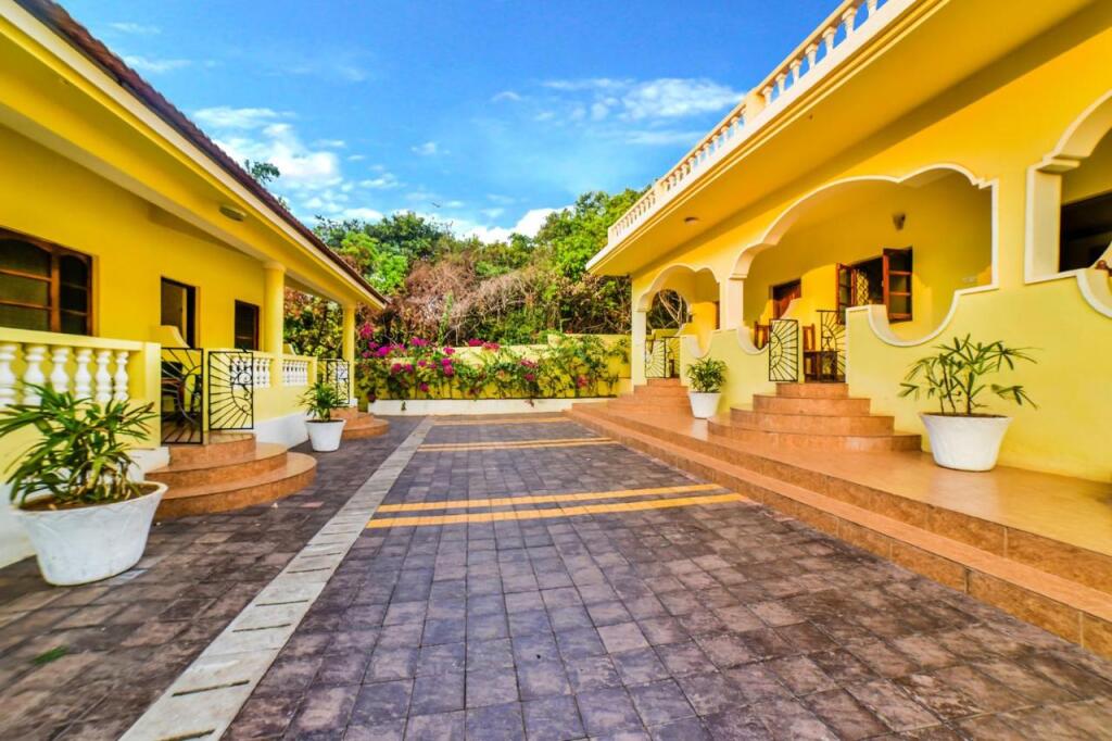 Вагатор: FabHotel Yoyo Cottage