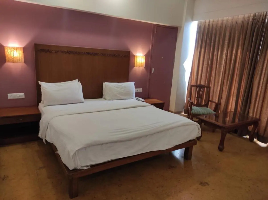 Колхапур: Krishna Inn Kolhapur