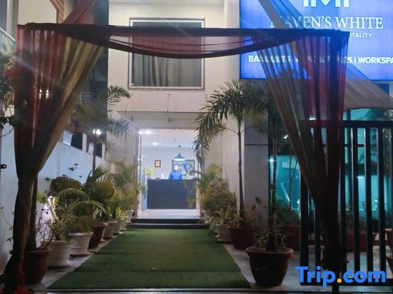 Гуруграм: Mavens White Artemis Hospital Road Sector 52 Gurgaon