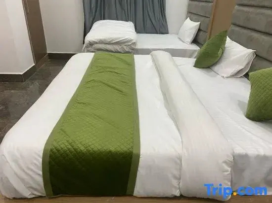 Матхура: Hotel Aarav Grand