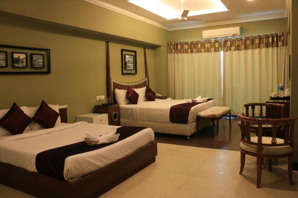 Индаур: Jalsa Hotel & Banquets