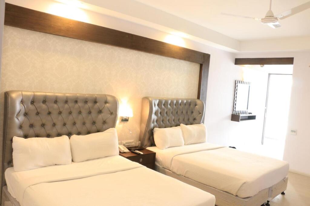 Индаур: Jalsa Hotel & Banquets