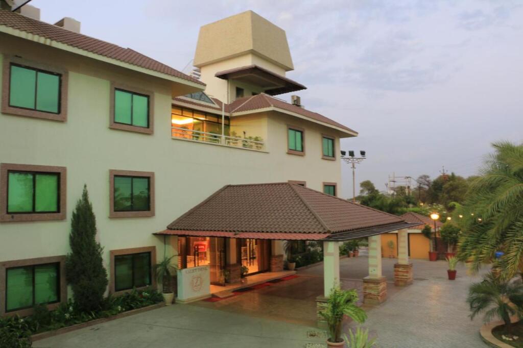 Индаур: Jalsa Hotel & Banquets