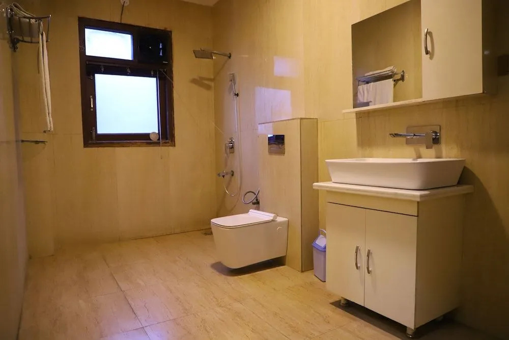 Нойда: Kumar Residency