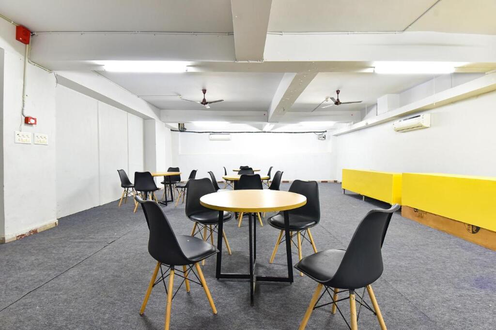 Джайпур: FabHotel Rushank Residency