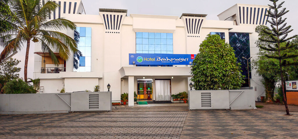 Велламундра: Hotel Brahmagiri