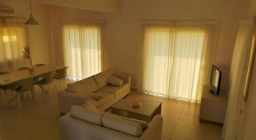 Паралимни: Sea Shell Luxury Villas