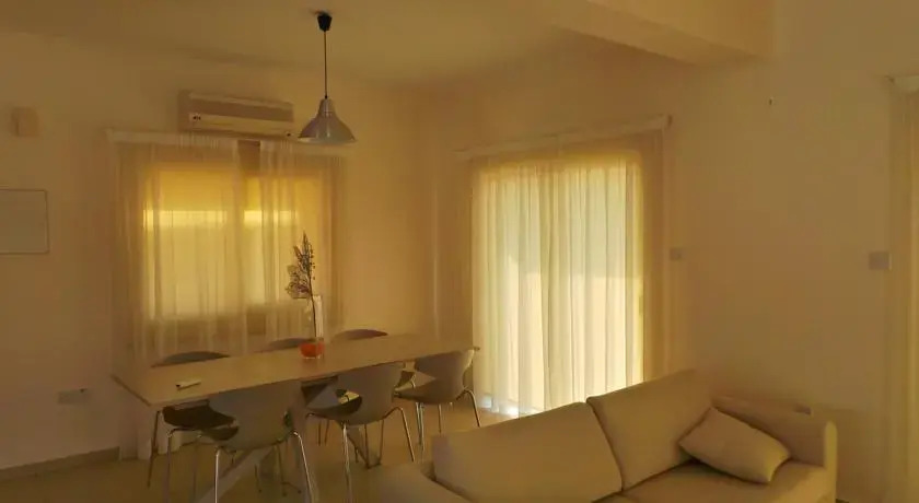 Паралимни: Sea Shell Luxury Villas