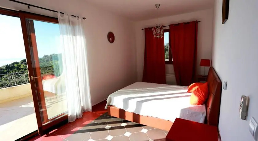 Бусат: Villa " Bellevue "