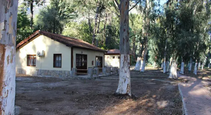 Акьяка: Lodges in Akyaka Kamp