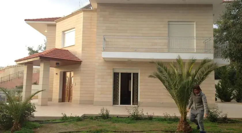 Какопетрия: Villa Vera
