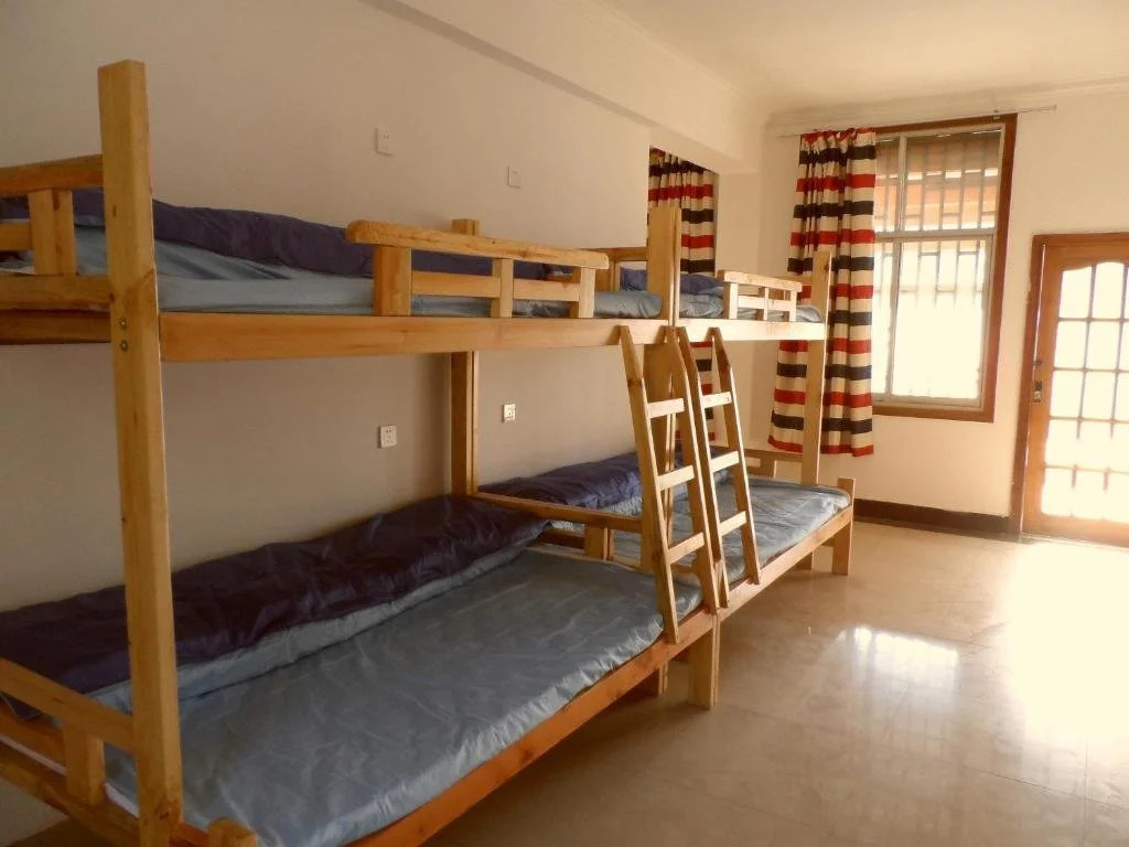 Шангри-Ла: Travel  Hostel Tiger Leaping Gorge