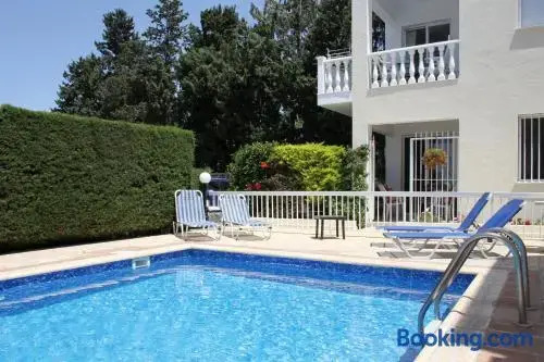 Пафос: Constantia Gardens
