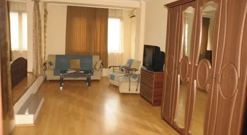 Батуми: Kral Hotel