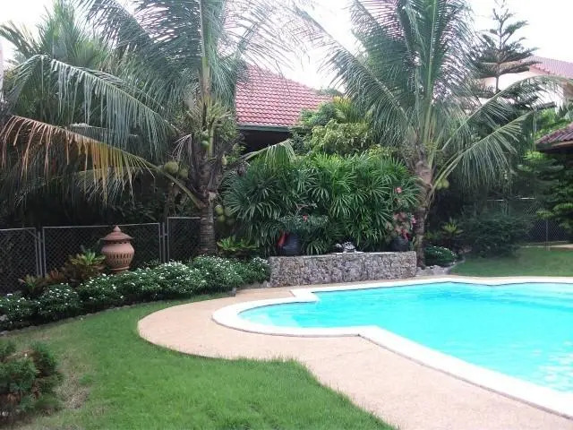 Тхаланг: Hideaway Villa