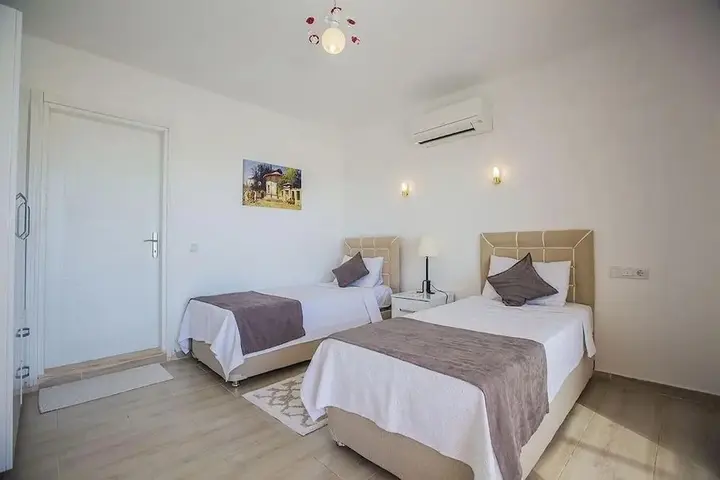 Исламлар: Villa Nar