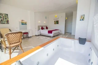 Исламлар: Villa Nar