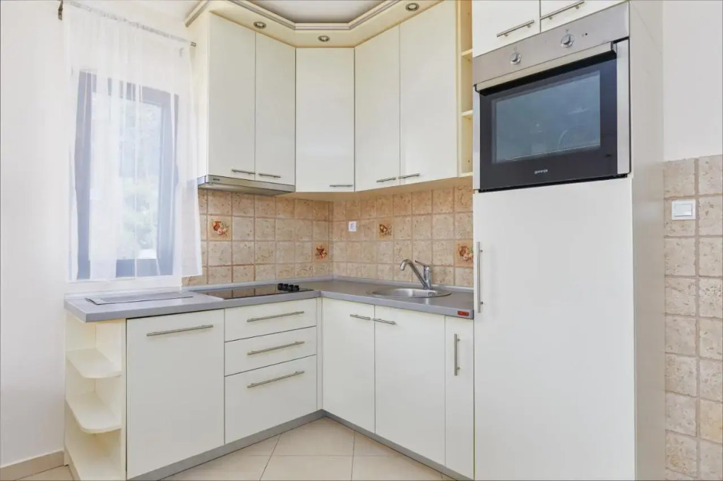 Доброта: S&A&M Sunset Apartments with pool and sea view
