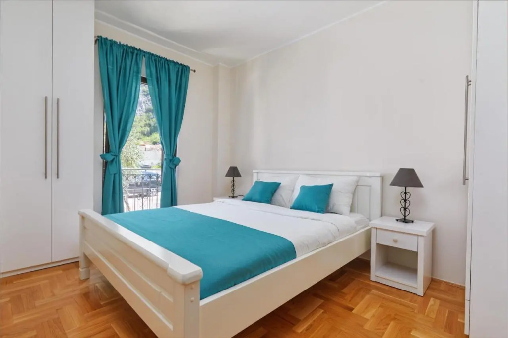 Доброта: S&A&M Sunset Apartments with pool and sea view