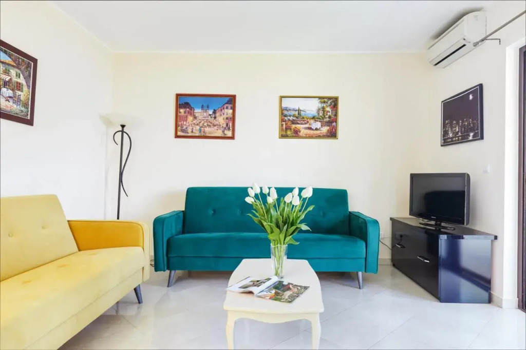 Доброта: S&A&M Sunset Apartments with pool and sea view